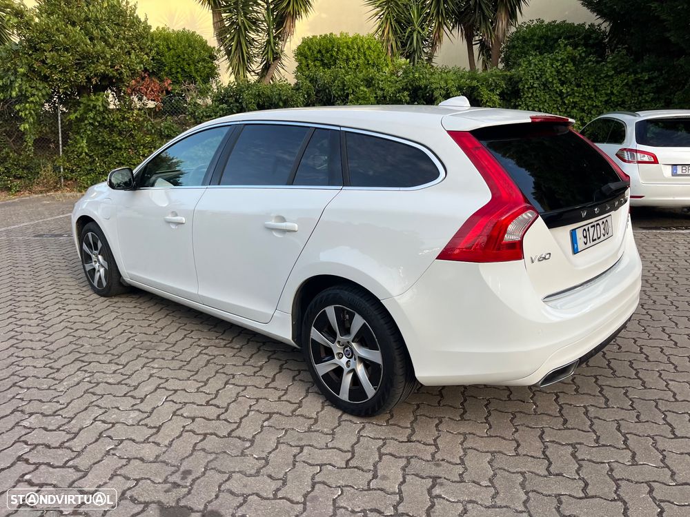 Volvo V60 D6 Plug-In-Hybrid AWD Geartronic Pure Limited - 18