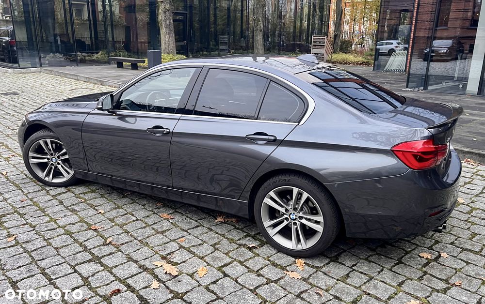 BMW Seria 3 330i xDrive - 7