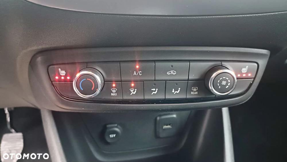 Opel Crossland X - 12