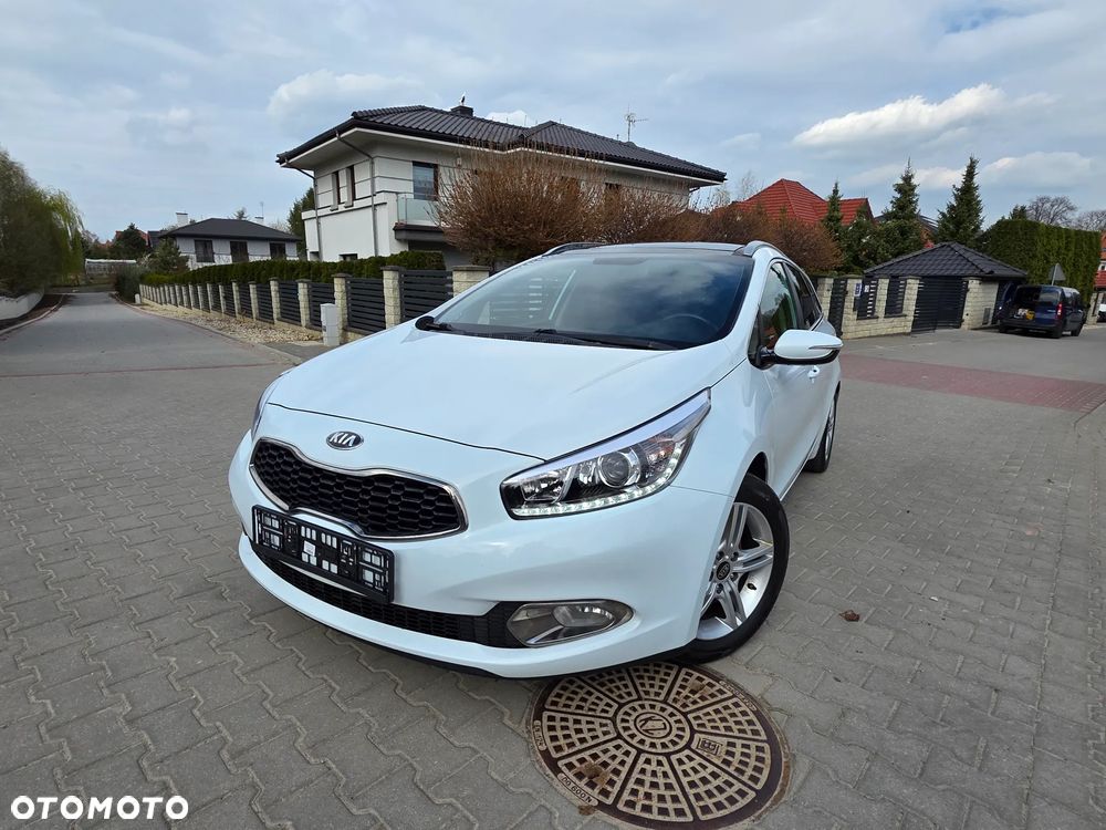 Kia Ceed 1.6 GDI Fifa World Cup Edition - 19