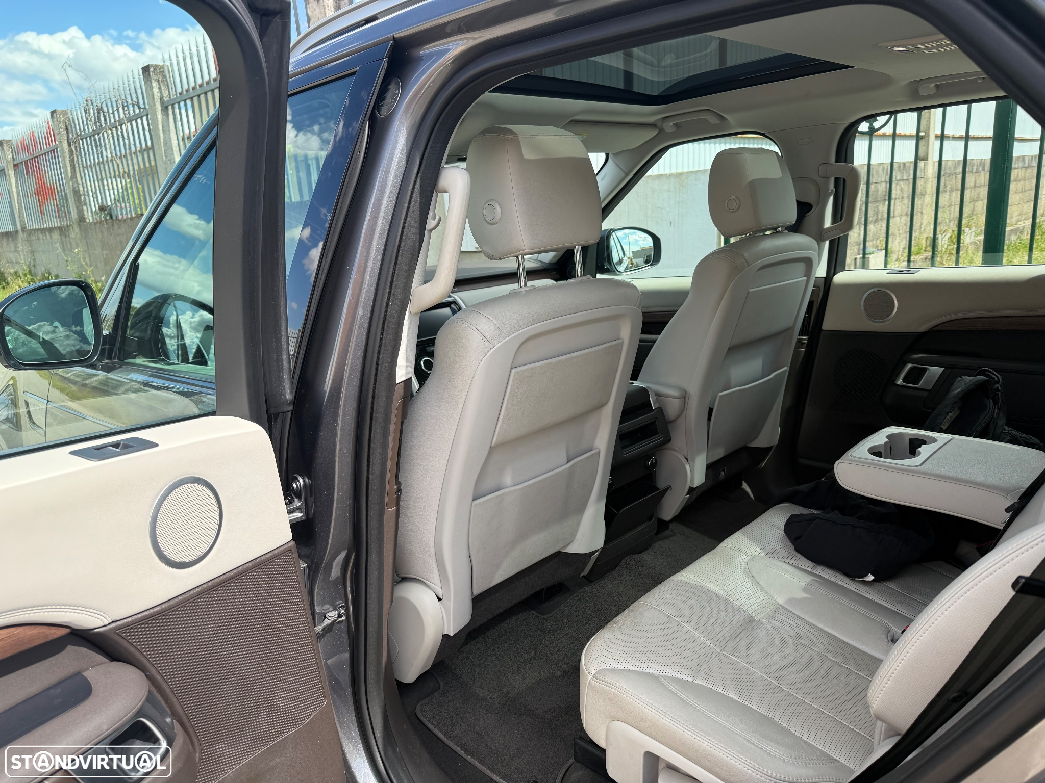 Land Rover Discovery 2.0 SD4 HSE Luxury Auto - 5
