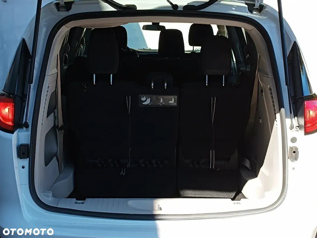 Chrysler Pacifica - 4