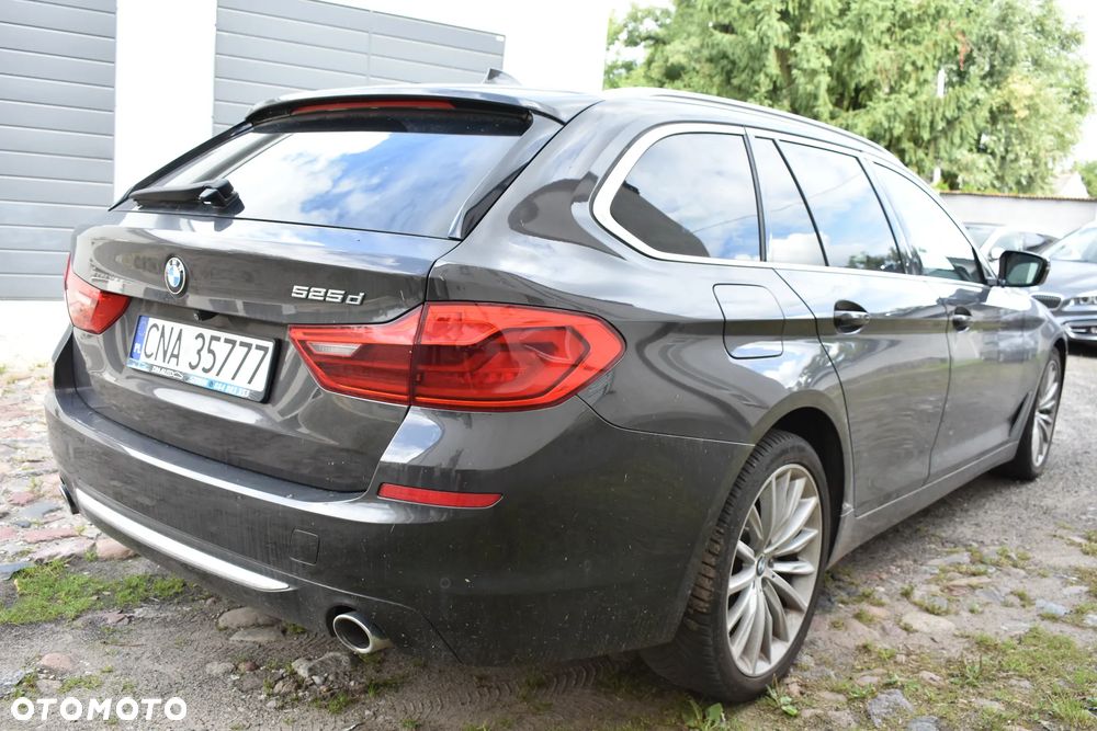 BMW Seria 5 525d Luxury Line - 4
