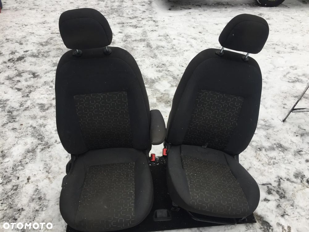 Fiat Doblo II - FOTELE PRZÓD (EUROPA) - Kierowcy, Pasażera (Prawy/Lewy) - Czarne - 1