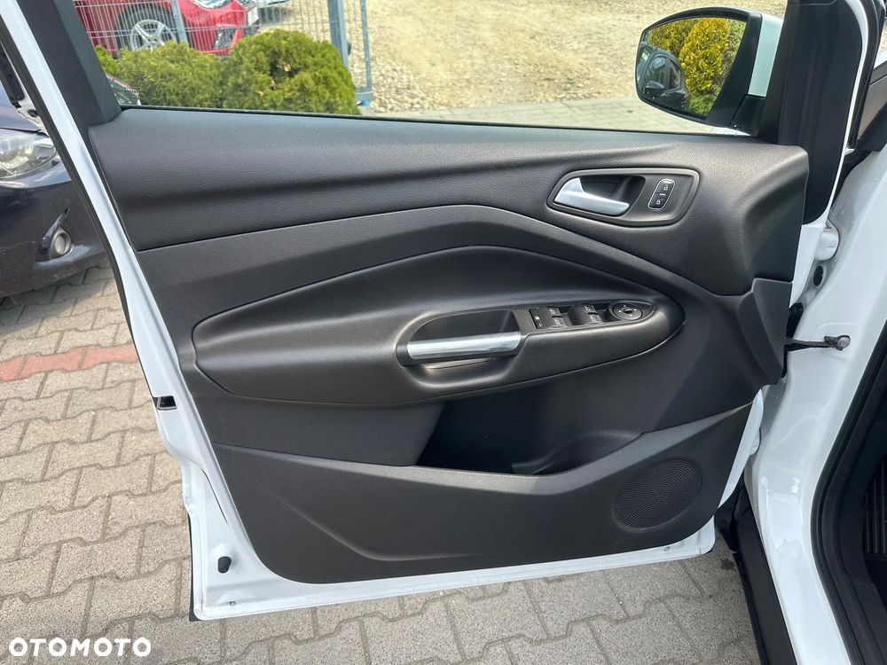 Ford Kuga 1.5 EcoBoost 2x4 Trend - 9