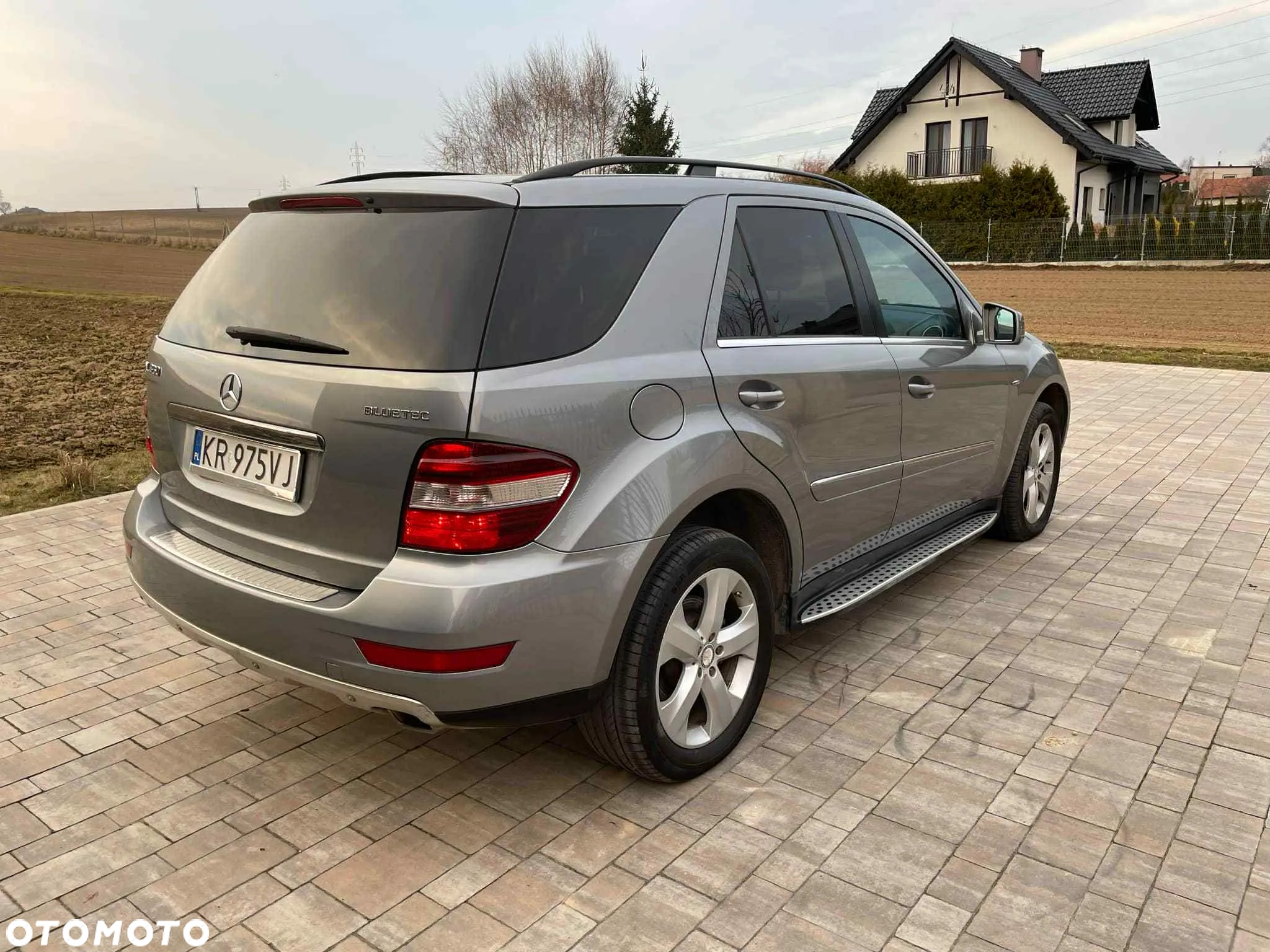 Mercedes-Benz ML 350 BlueTec 4-Matic - 4