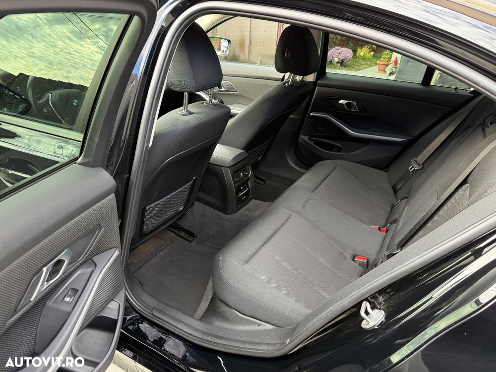 BMW Seria 3 320d xDrive AT MHEV - 4