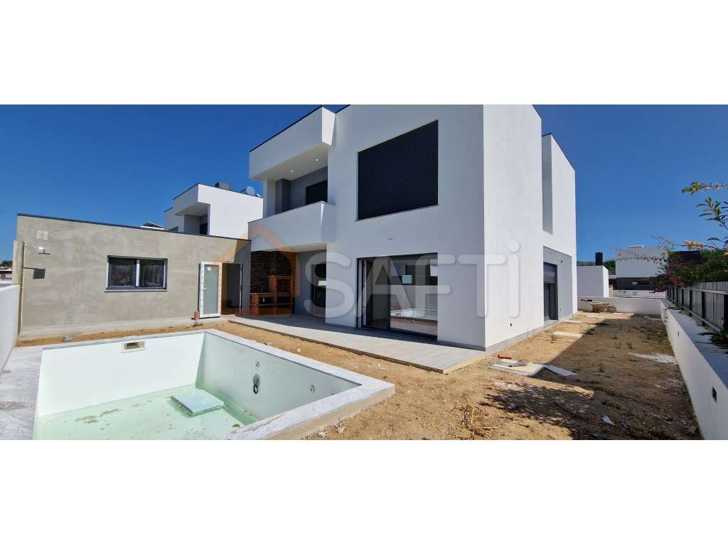 Moradia Geminada T3 com Piscina e Garagem (já está pronta) - Grande imagem: 3/26