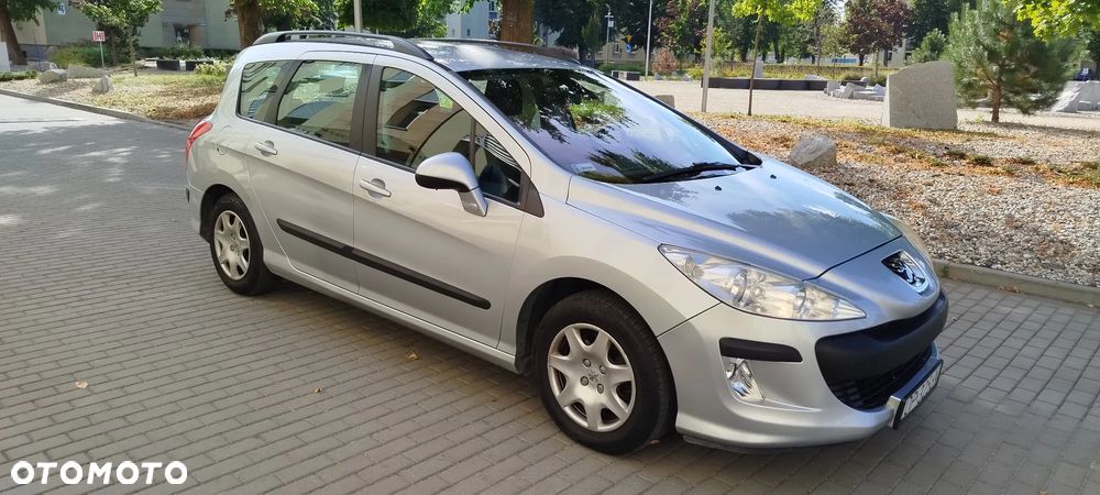 Peugeot 308 - 8