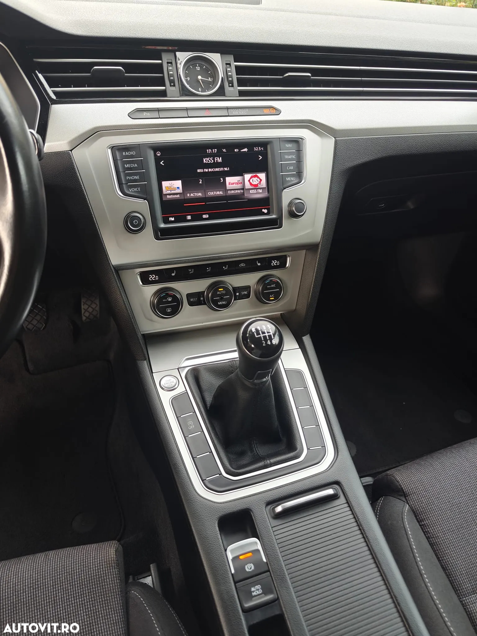 Volkswagen Passat 2.0 TDI Comfortline - 6