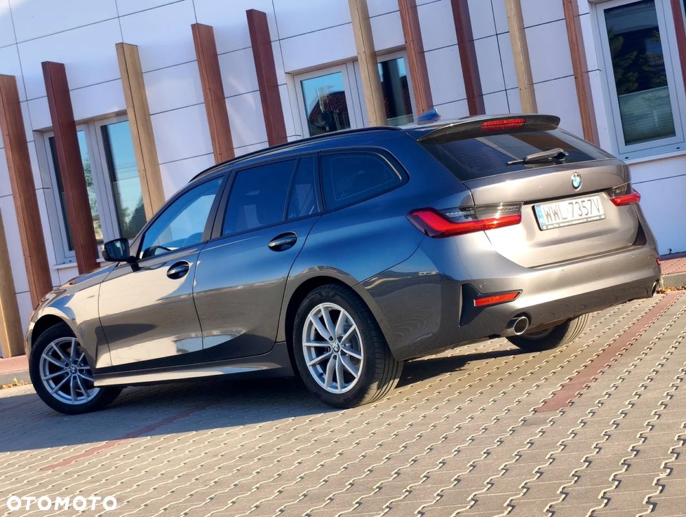 BMW Seria 3 318d Advantage - 34