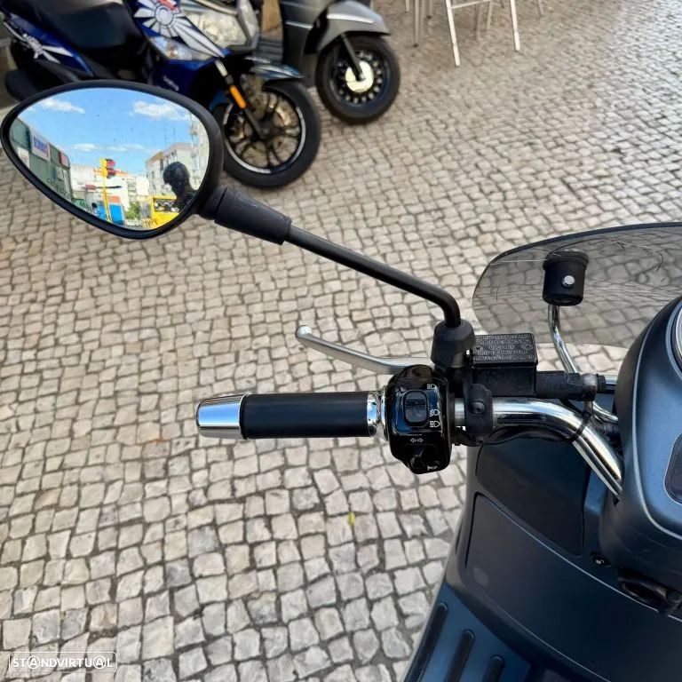 Piaggio Vespa GTS 300 - 14