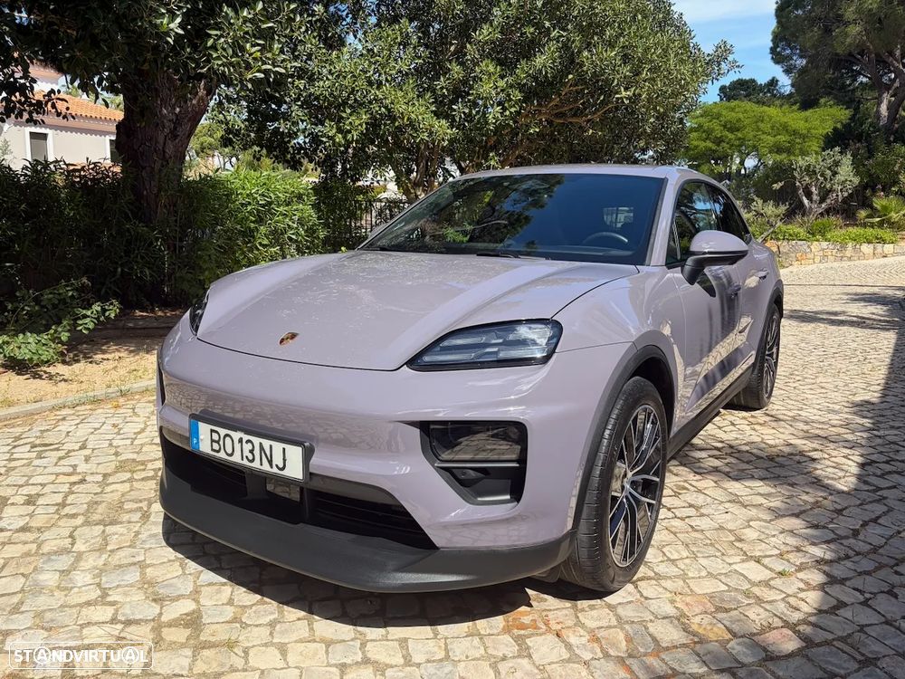 Porsche Macan Electric 4 - 1