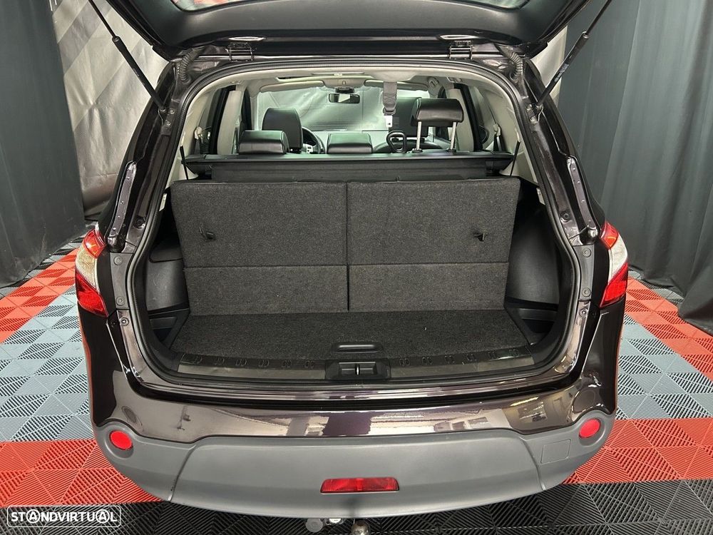 Nissan Qashqai +2 2.0 dCi Tekna Pele Preto - 8