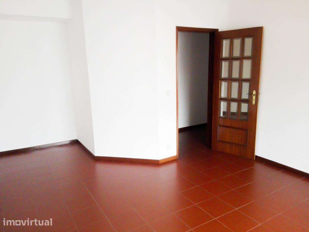Apartamento T2 em Coimbra (Urb. Quinta da Fonte) - Grande imagem: 3/12