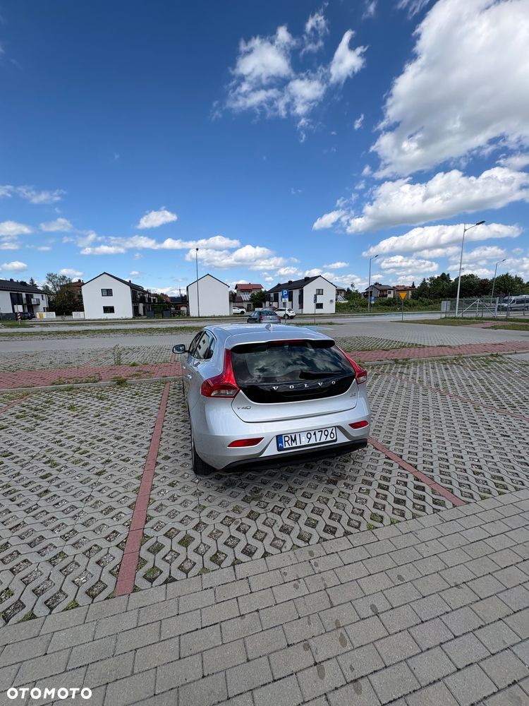 Volvo V40 D2 Momentum - 9
