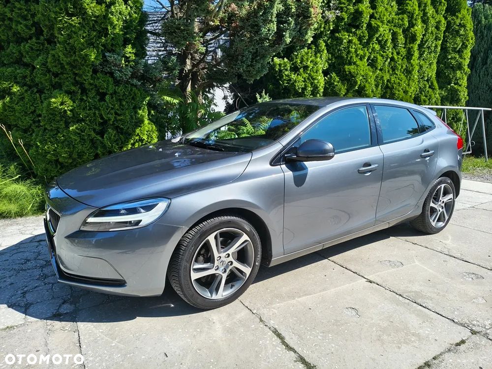 Volvo V40 T2 Linje Svart - 4