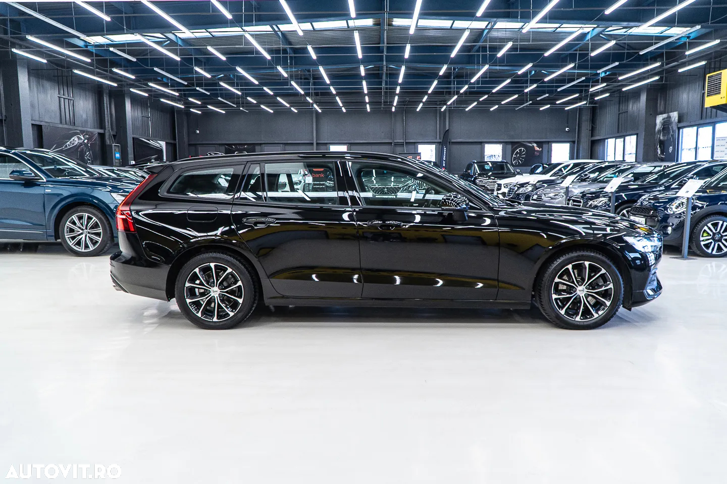 Volvo V60 B4 MHEV AT8 FWD Momentum - 20