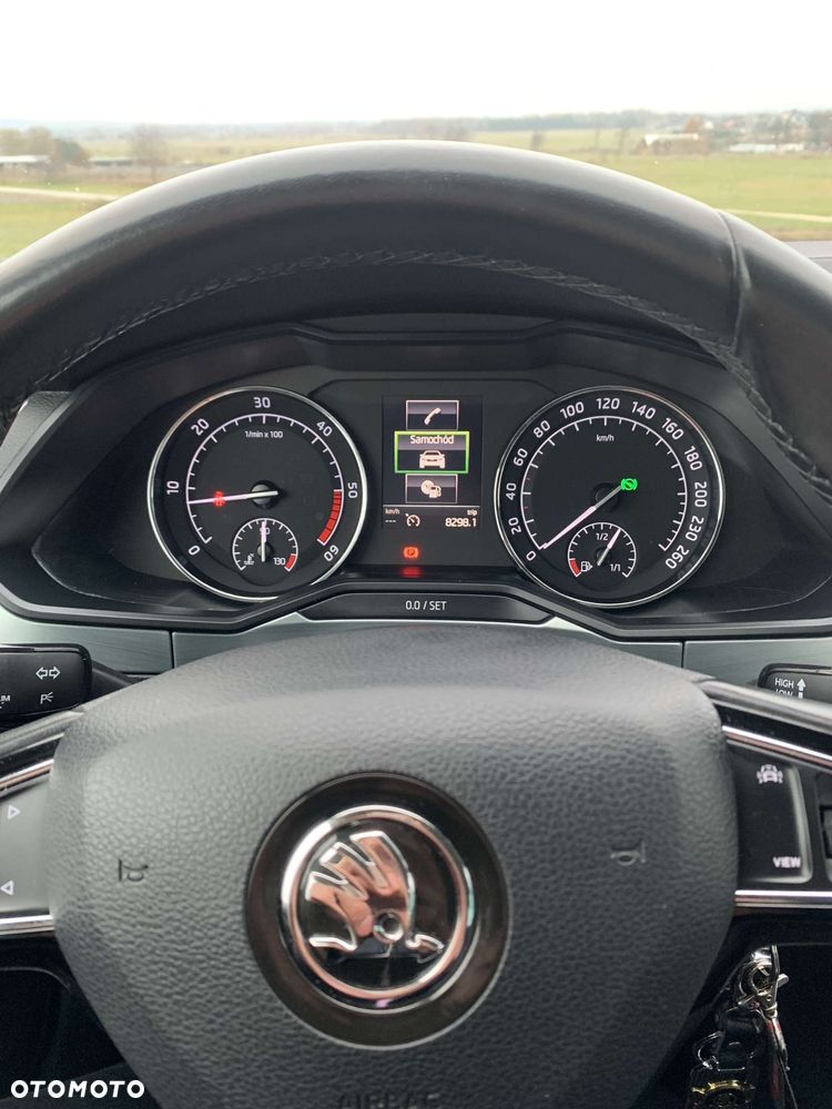 Skoda Superb 1.6 TDI DSG Ambition - 8