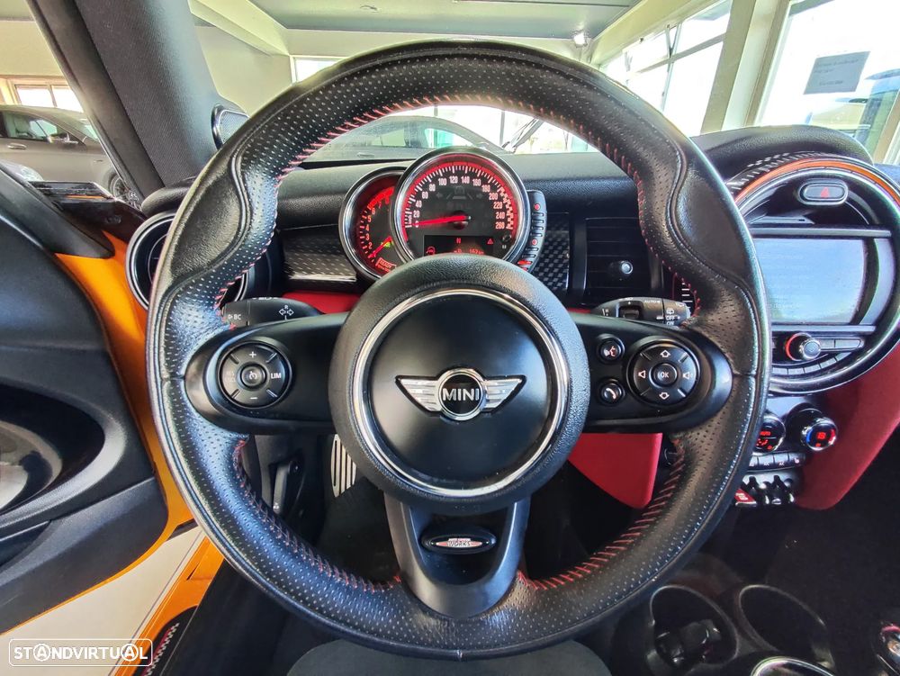 MINI 3 Portas John Cooper Works - 26