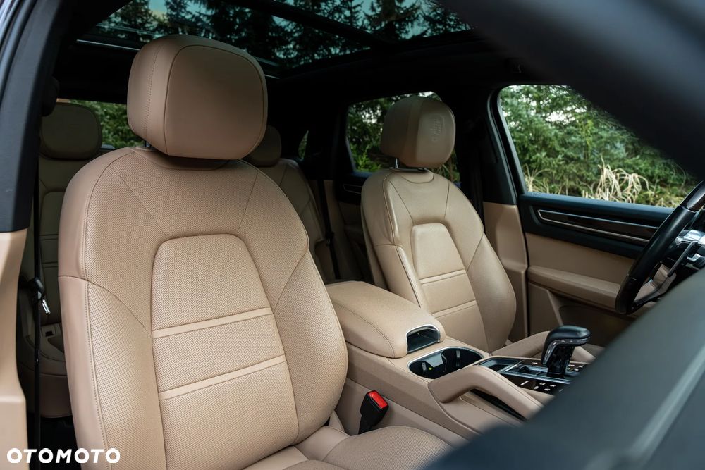 Porsche Cayenne Standard - 26