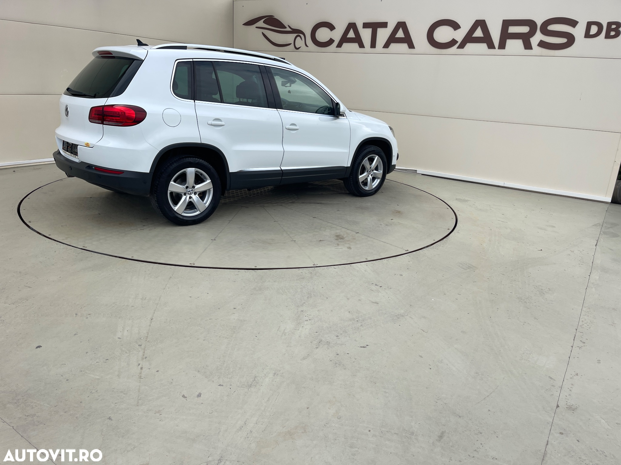 Volkswagen Tiguan 2.0 TDI DPF 4Motion BlueMotion Technology DSG Cup Sport & Style - 17