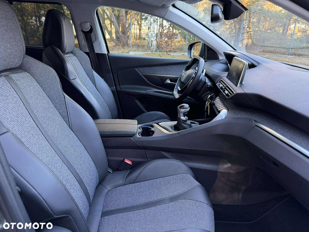 Peugeot 5008 1.5 BlueHDi Allure S&S - 31