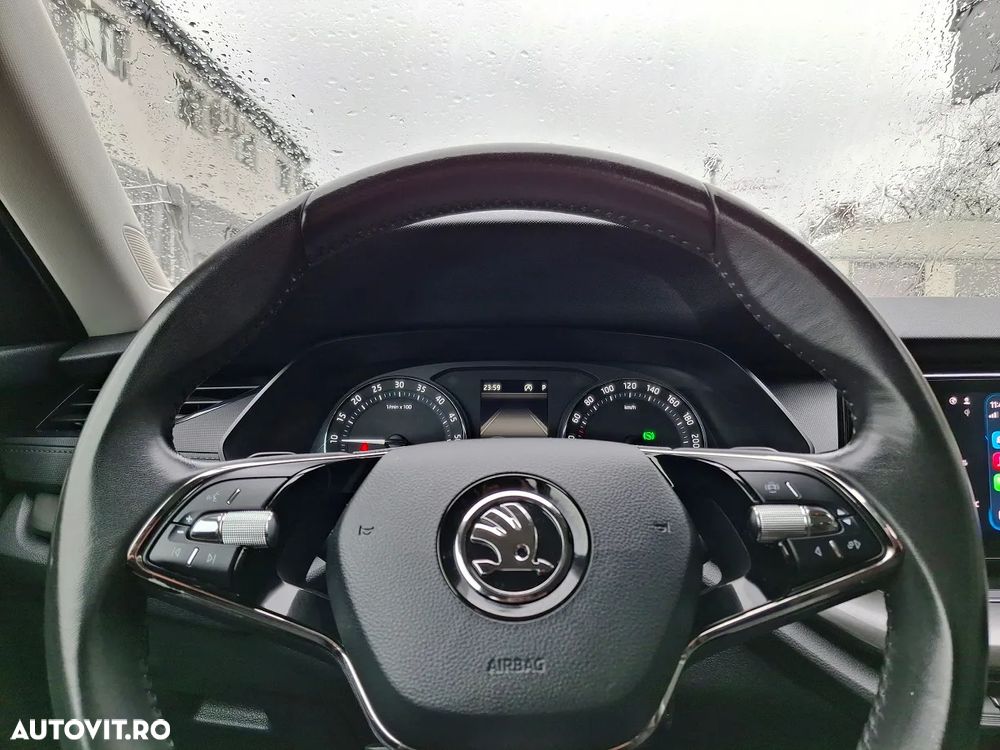 Skoda Octavia Combi 2.0 TDI DSG Ambition - 20