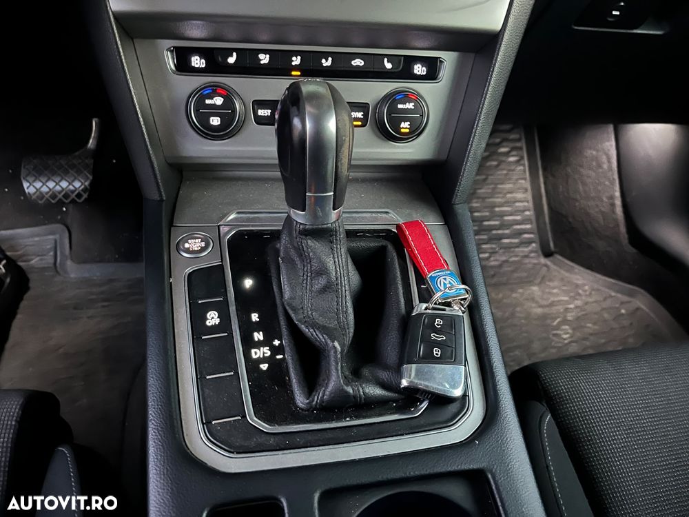 Volkswagen Passat 2.0 TDI DSG Comfortline - 9