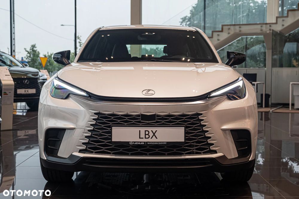 Lexus LBX 1.5 Hybrid - 2