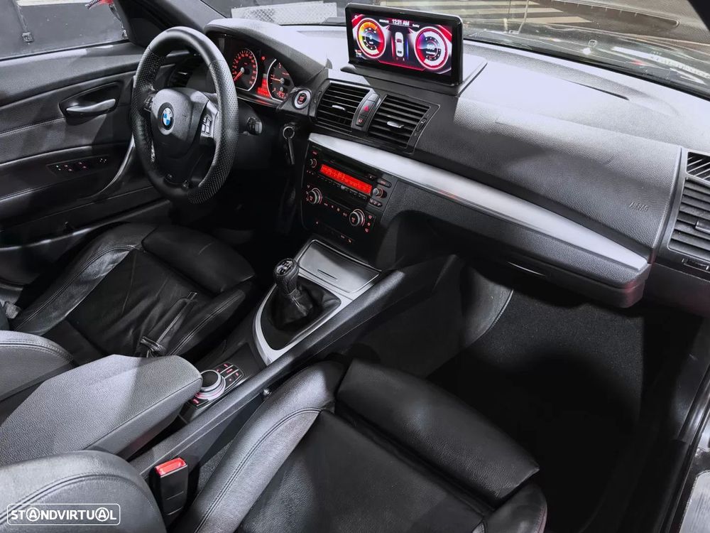 BMW 118 d Pack M - 12