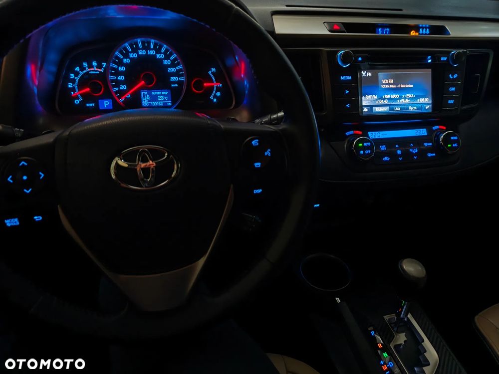 Toyota RAV4 2.2 D-4D 4x4 Automatik Executive - 15