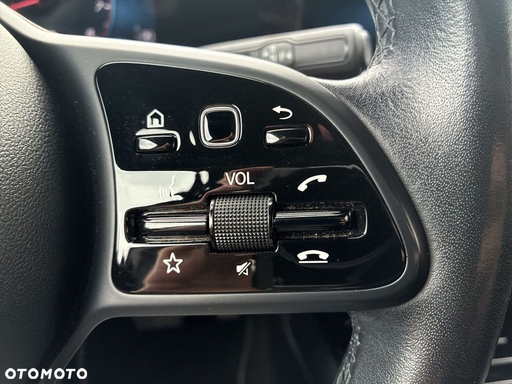 Mercedes-Benz GLB - 22