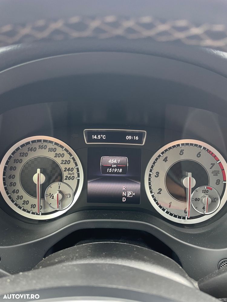 Mercedes-Benz A 180 (BlueEFFICIENCY) 7G-DCT Urban - 11