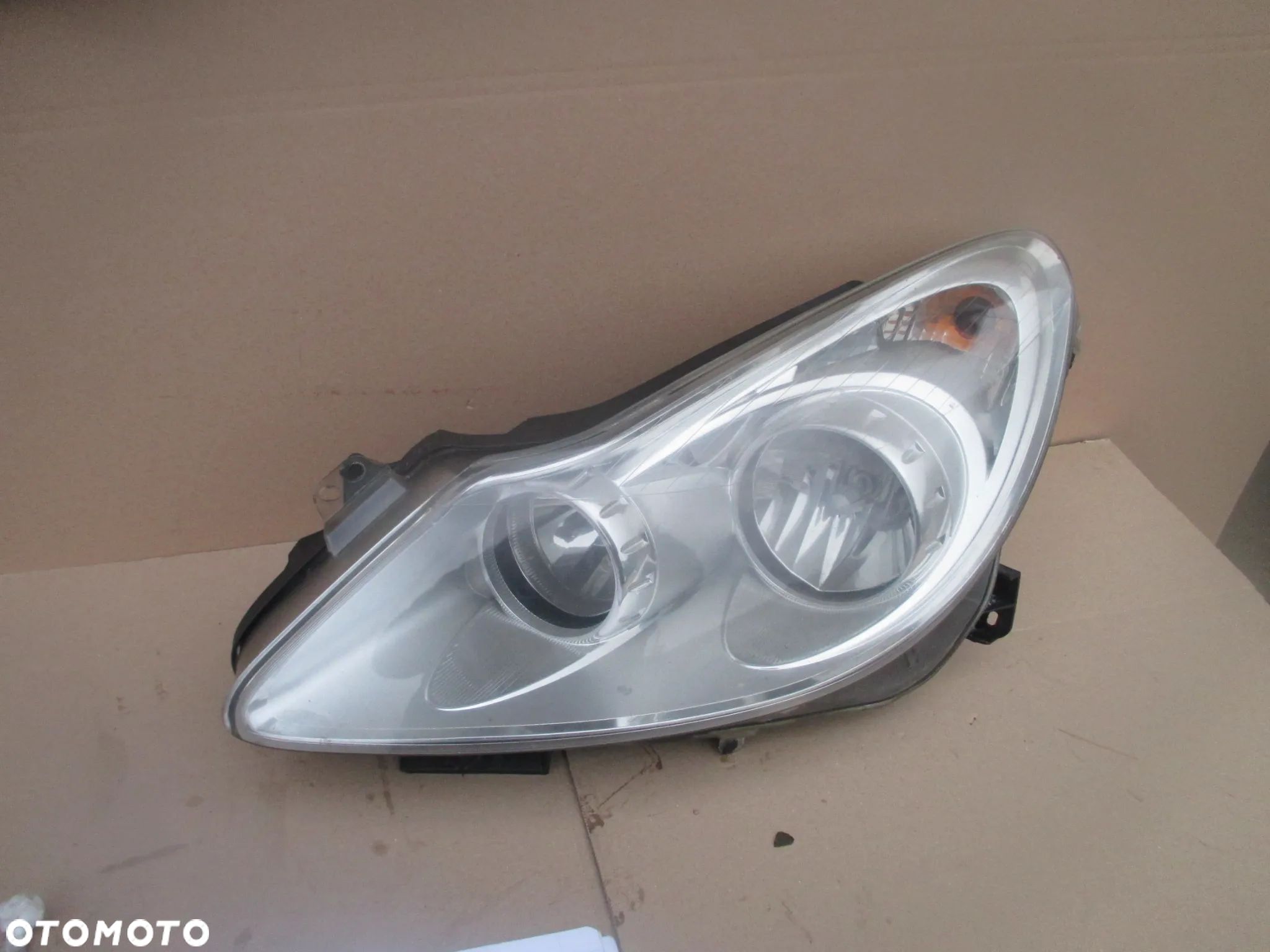 Lampa lewa Opel Corsa D Valeo Europa oryginał - 1