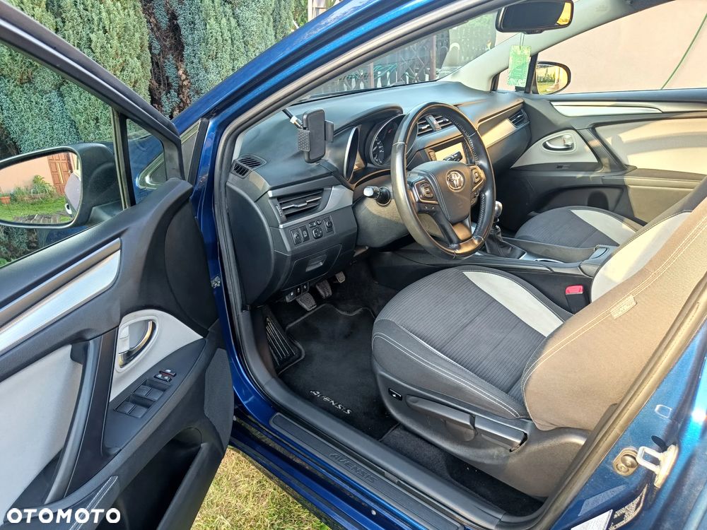 Toyota Avensis 2.0 D-4D Premium - 5