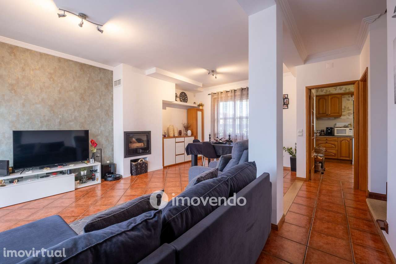 Moradia T3 mobilada e equipada, com garagem e jardim, na Mealhada - Grande imagem: 3/41