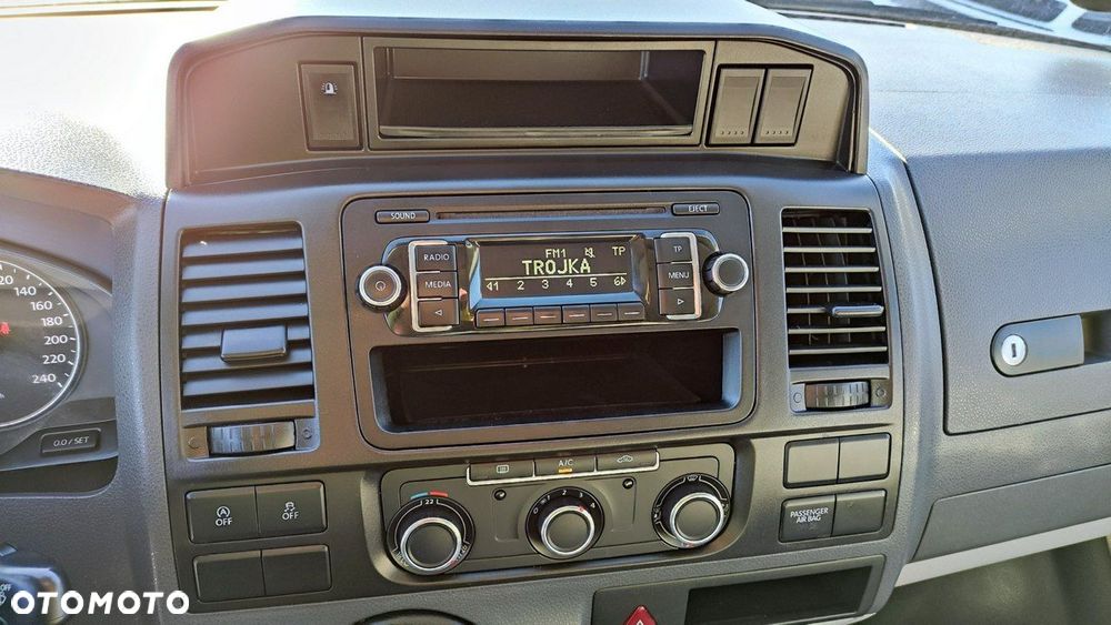 Volkswagen Transporter - 24