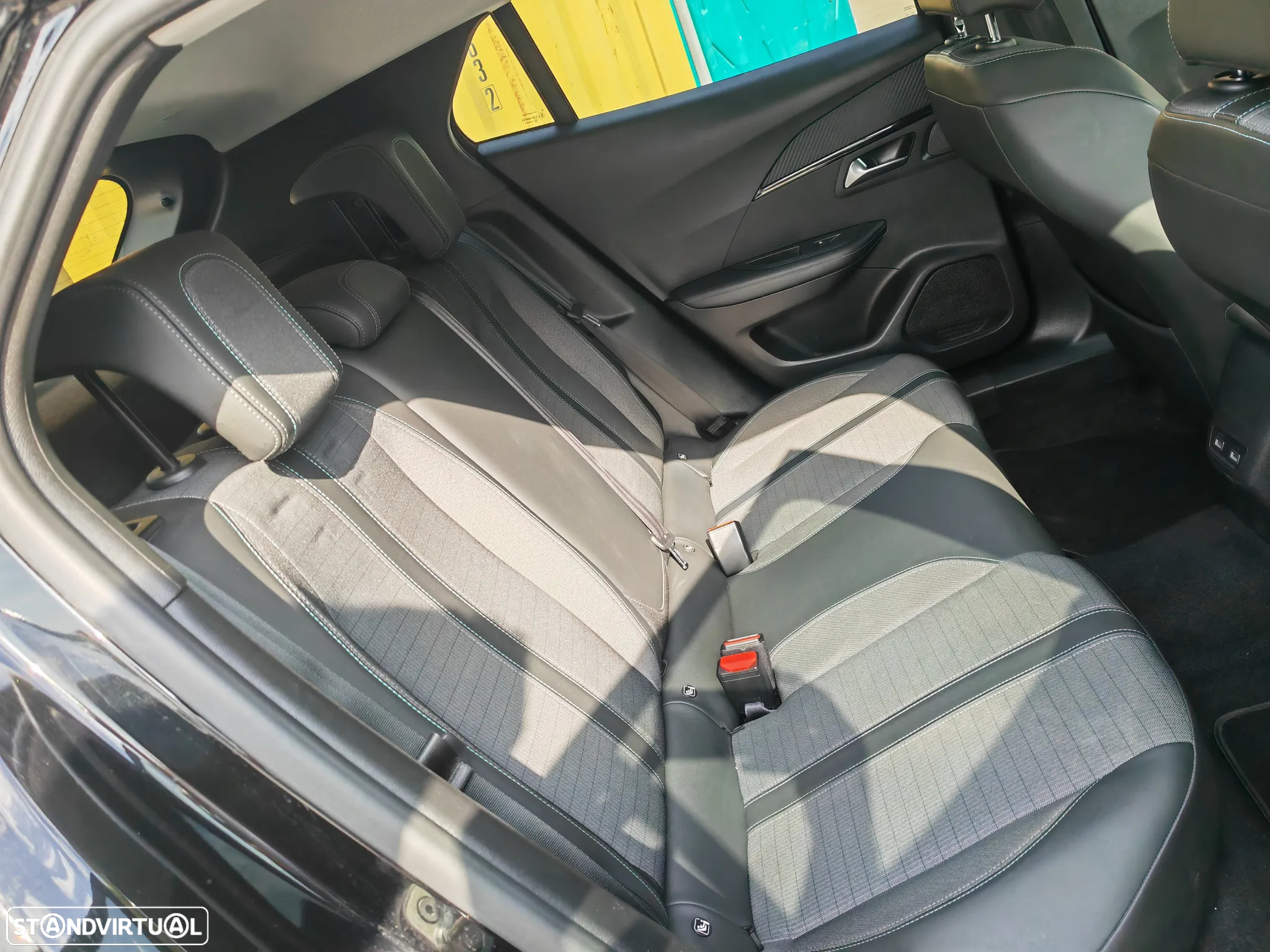 Peugeot 2008 1.5 BlueHDi Allure Pack EAT8 - 12
