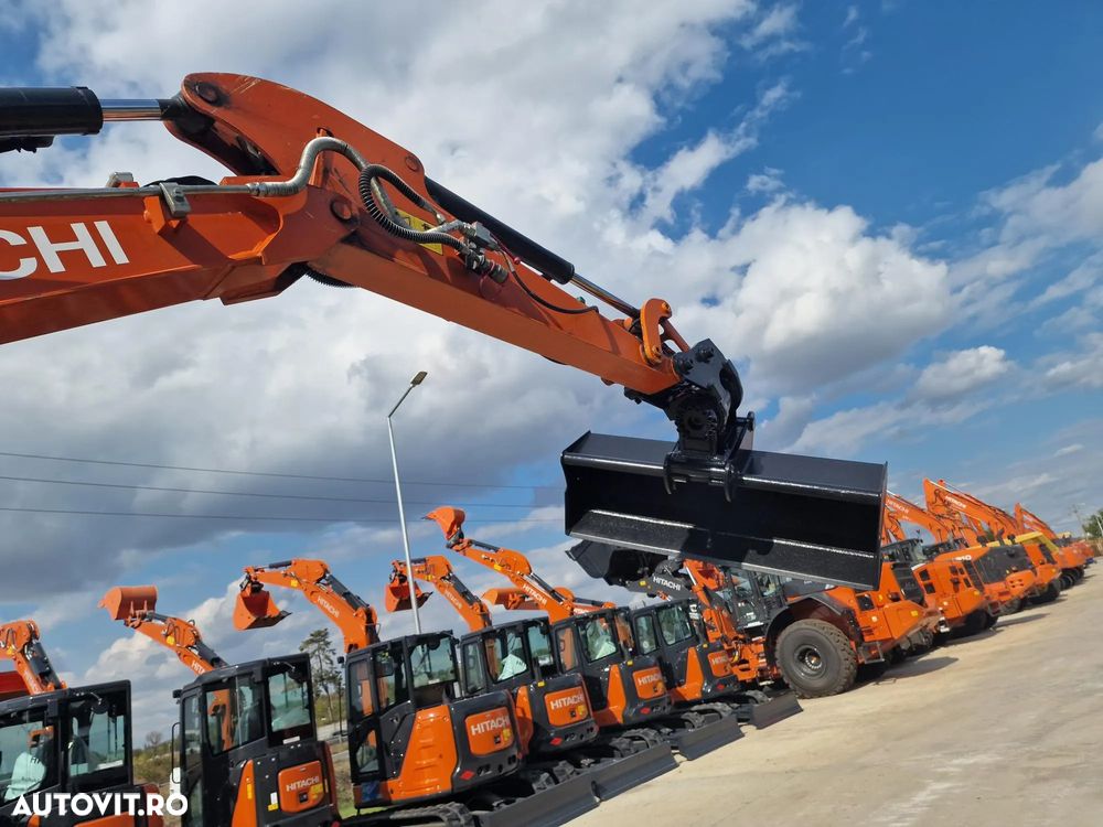 Hitachi 2,7t, CUPLA RAPIDA cu INCLINARE CUPE, 2021, 627h, cupe 400mm, 600mm, taluz NOI, senile 80% bune, inst picon, latime 1,5m, Ad sapare 3m, ridica 1,5t, motor 21CP, Produs in JAPONIA, posiblitate leasing 4 ani, CA NOU-PROMOTIE 32.900 EUR+Tva - 21