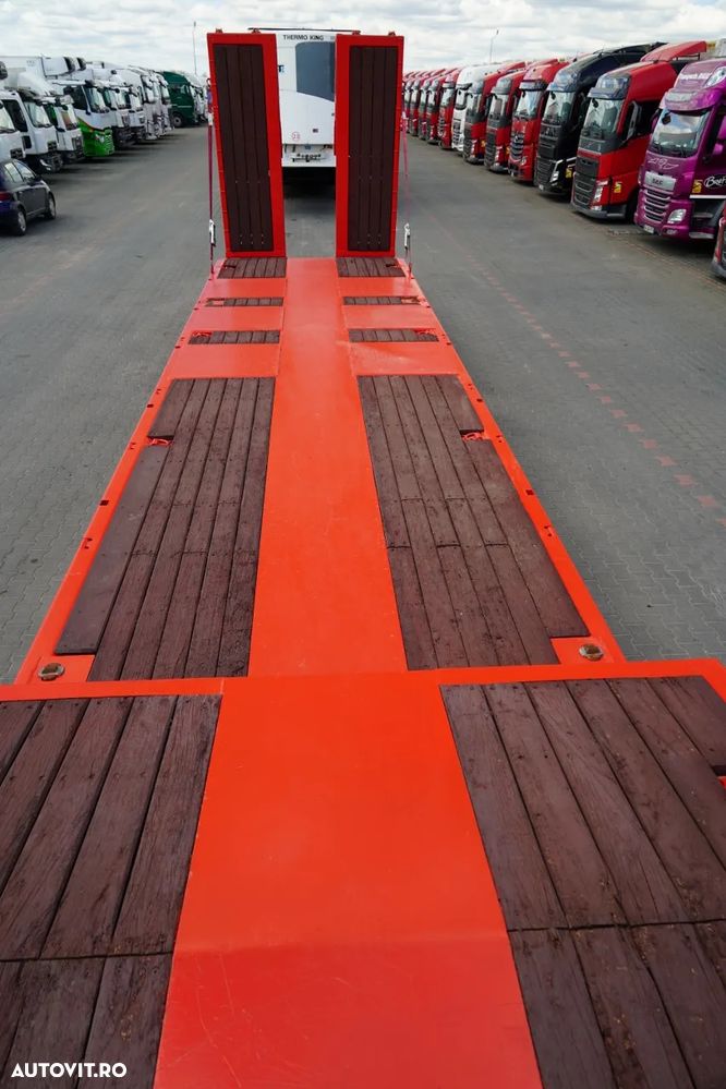 Kaessbohrer REMORCA KASSBOHRER CU BETON JOS / RAMPE HIDRAULICE / 3 AXE / LĂRGIRE - 22