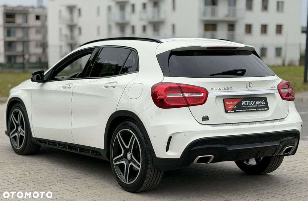 Mercedes-Benz GLA 220 CDI 7G-DCT AMG Line - 10
