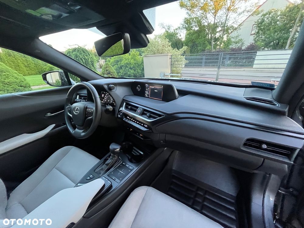 Lexus UX 250h Elegance 2WD - 18