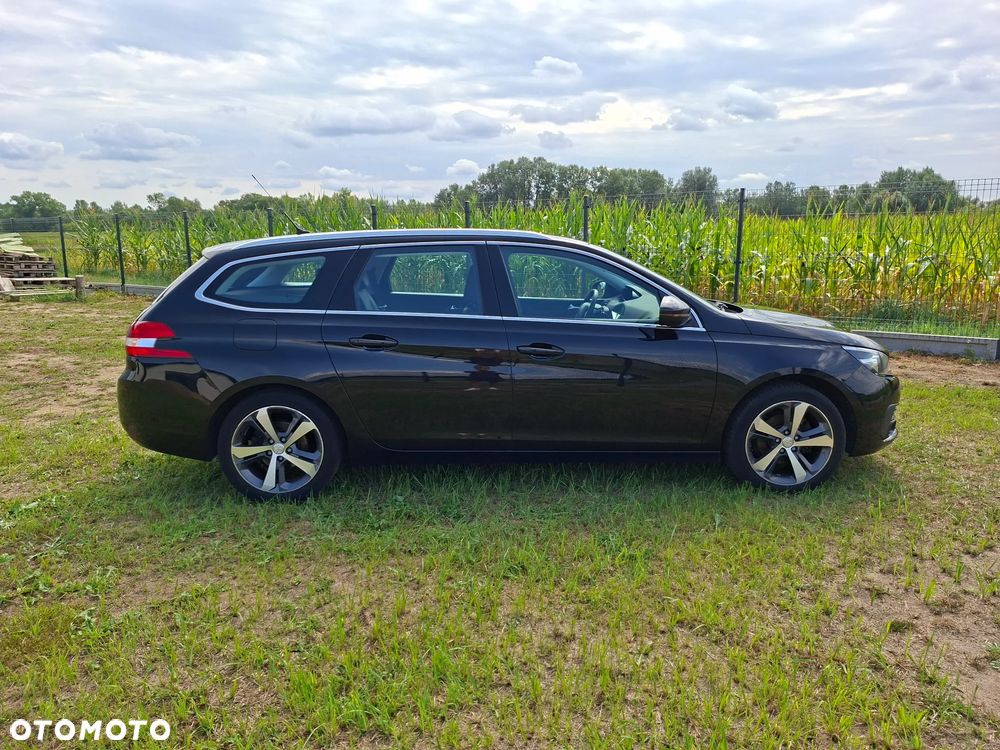 Peugeot 308 1.6 BlueHDi Allure S&S - 29