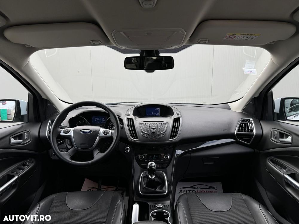 Ford Kuga 1.6 EcoBoost 2x4 Titanium - 5