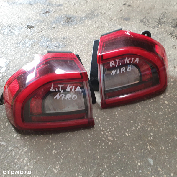 KIA NIRO I LAMPA LEWA PRAWA TYL 92402G5120