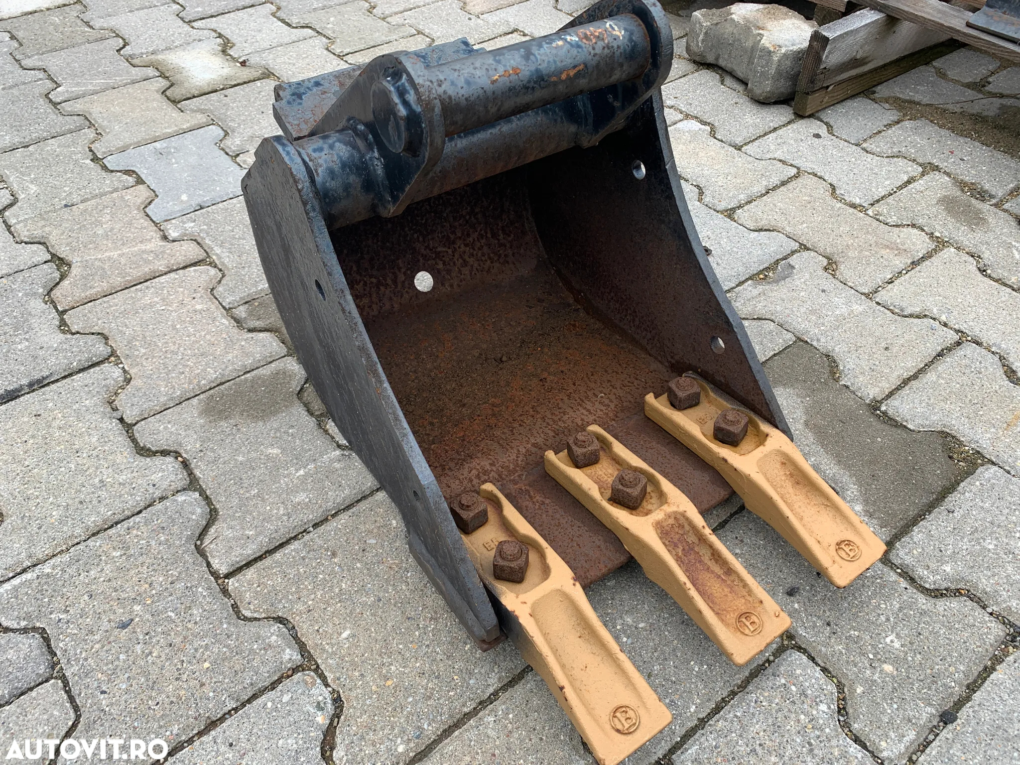 Cupa Sapat Sistem rapid Miniexcavator de 2 - 2.5 Tone, latime de 300 mm - 2