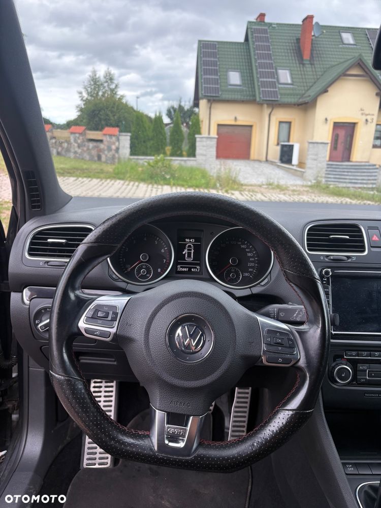 Volkswagen Golf 2.0 TSI GTI - 12