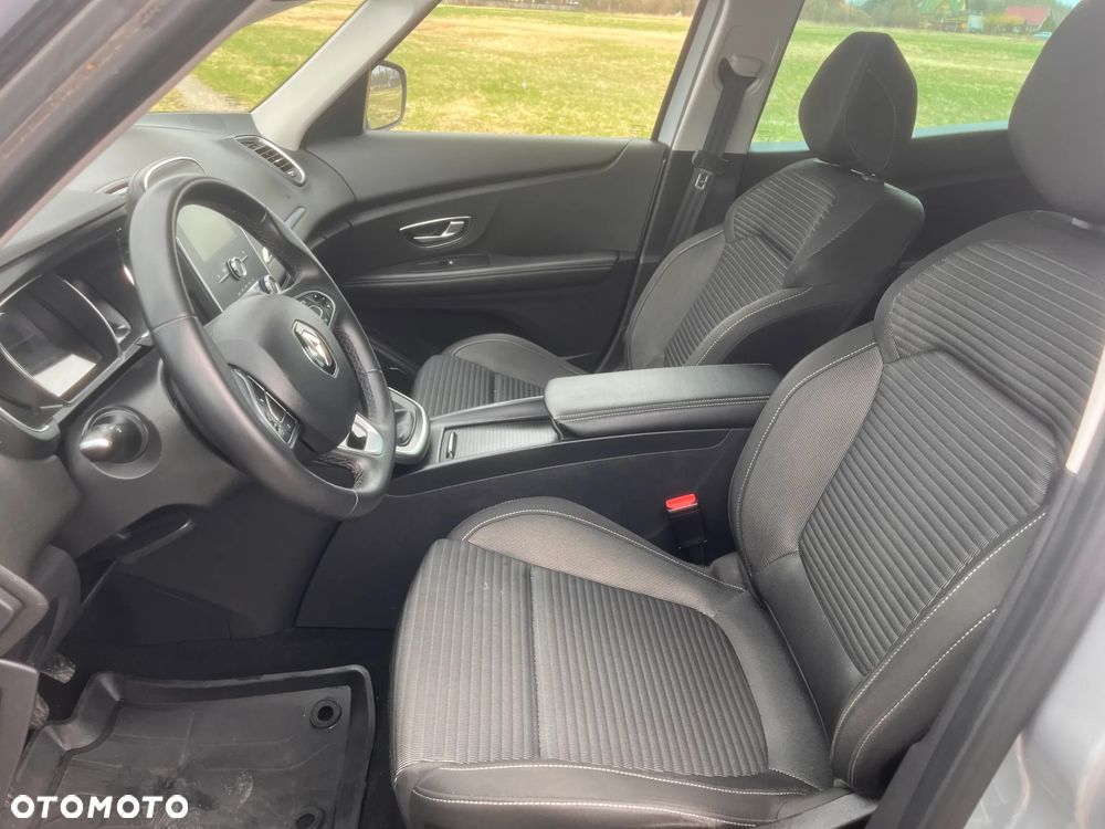 Renault Grand Scenic - 10