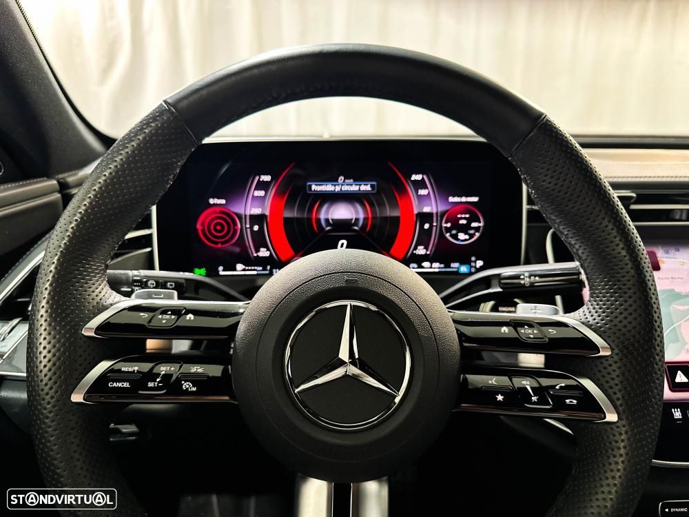 Mercedes-Benz E 300 de 4Matic 9G-TRONIC AMG Line - 55
